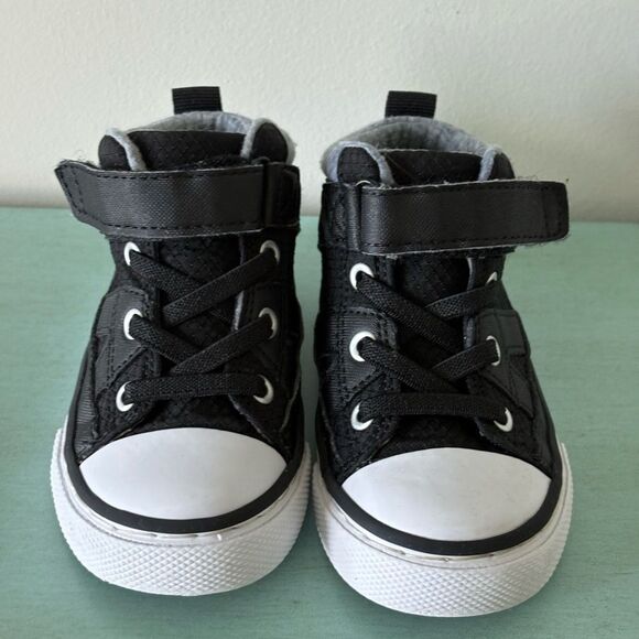 The Children's Place Black and White Sneakers - Picture 1 of 4